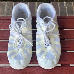 GK cheer shoes
